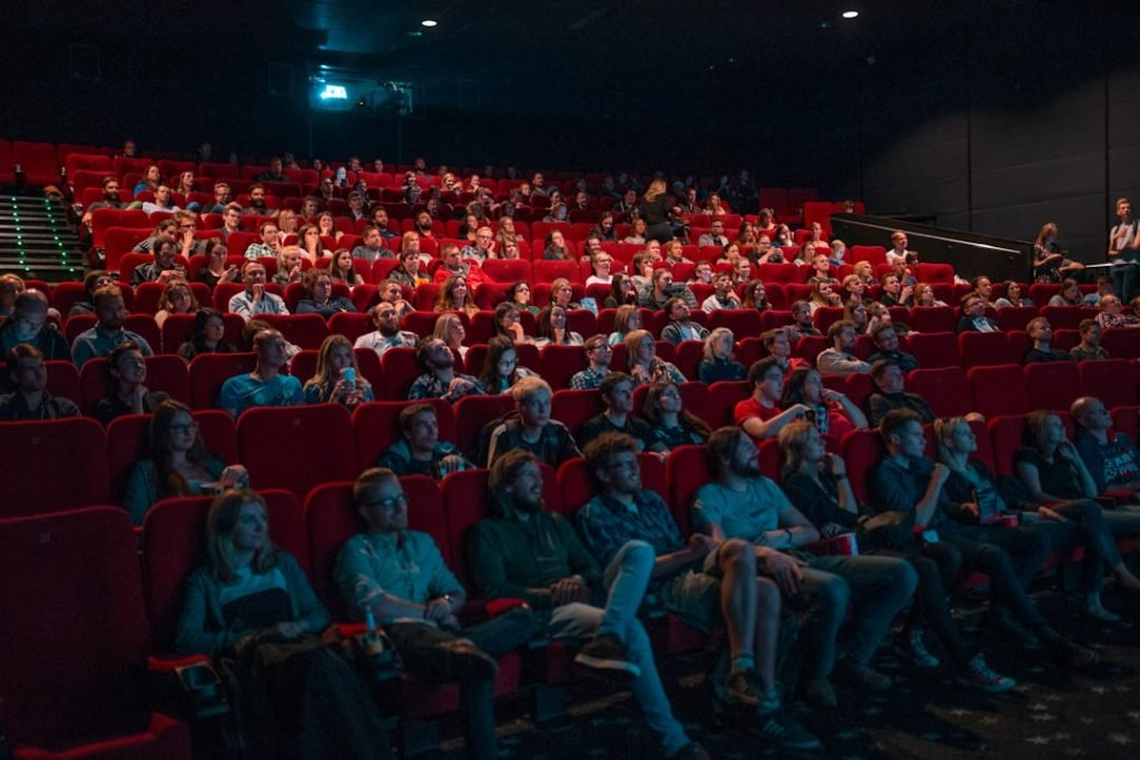 Home People watching the new Game of thrones episode in cinema